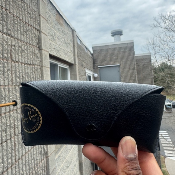 Ray-Ban Gold Aviator Sunglasses with Pink Lenses - Picture 4 of 4